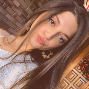 Meet your Posher, Carli